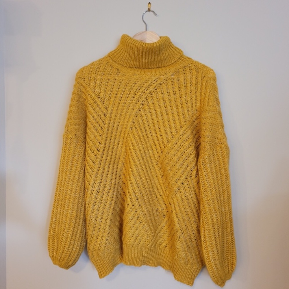 💛DREAMERS Yellow Mustard Turtleneck